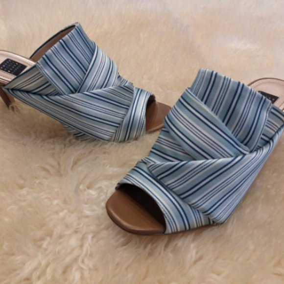 White House Black Market Matching Heels & Clutch - Picture 8 of 10